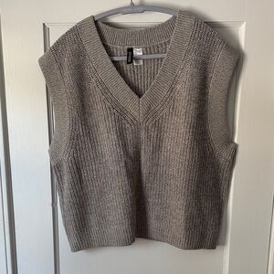 H&M V-Neck Knit Sweater Vest in Gray